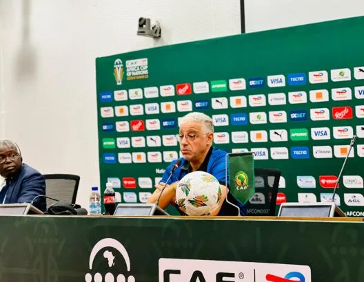 الاتحاد التنزاني لكرة القدم ينتقد تصريحات المدرب الجزائري عمروش تجاه المغرب