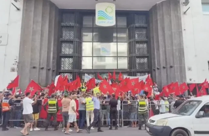 متقاعدو “ليديك” يتمسكون بالتصعيد